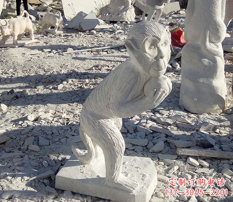 内江抱桃子的猴子石雕系列传承古老文化,让爱活跃起来