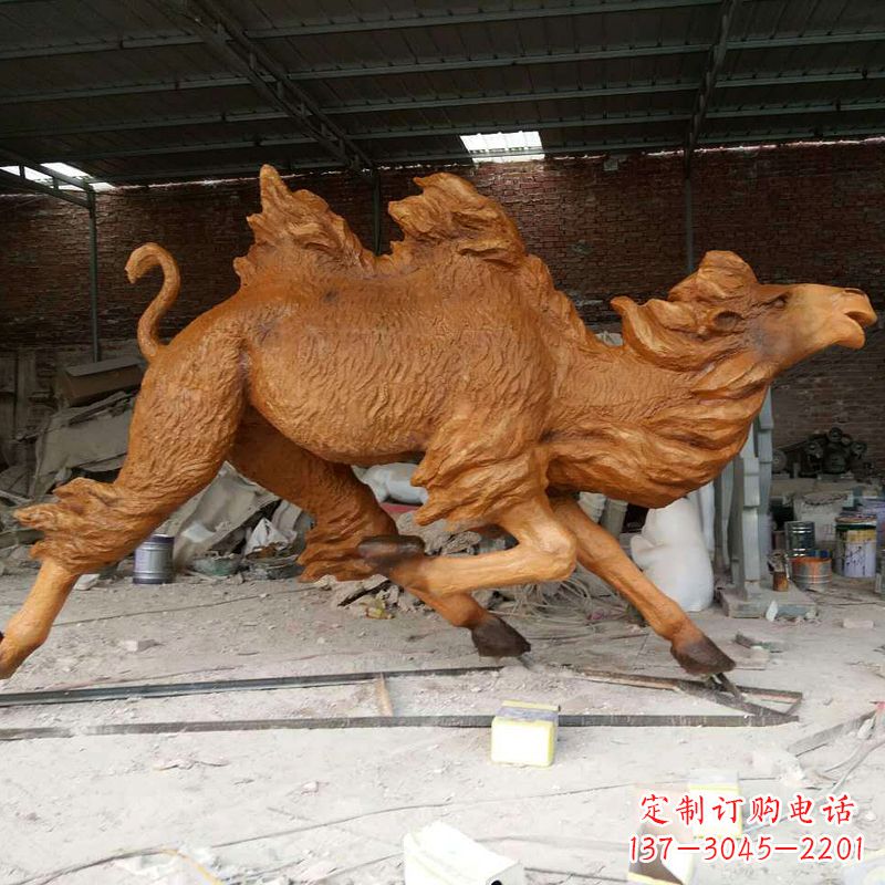 内江奔跑的骆驼仿真雕塑