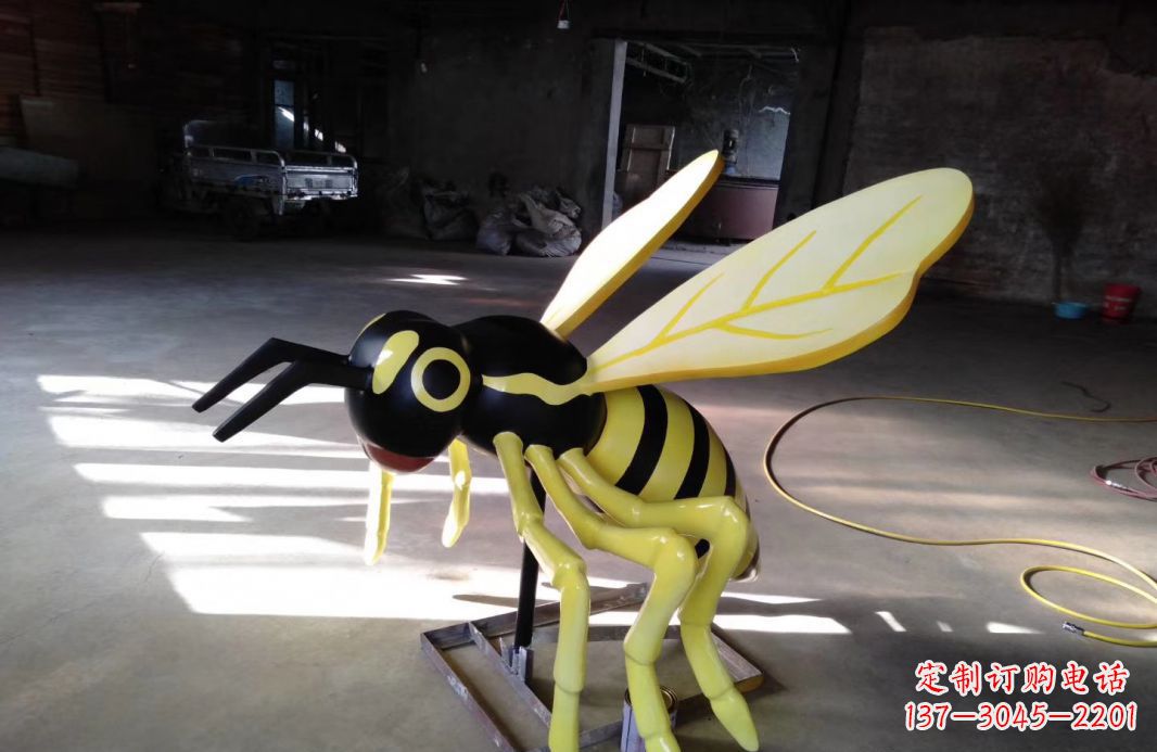 内江玻璃蜜蜂雕塑让自然之美展现
