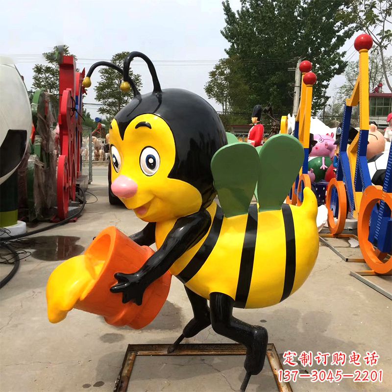 内江玻璃钢采蜜的蜜蜂雕塑