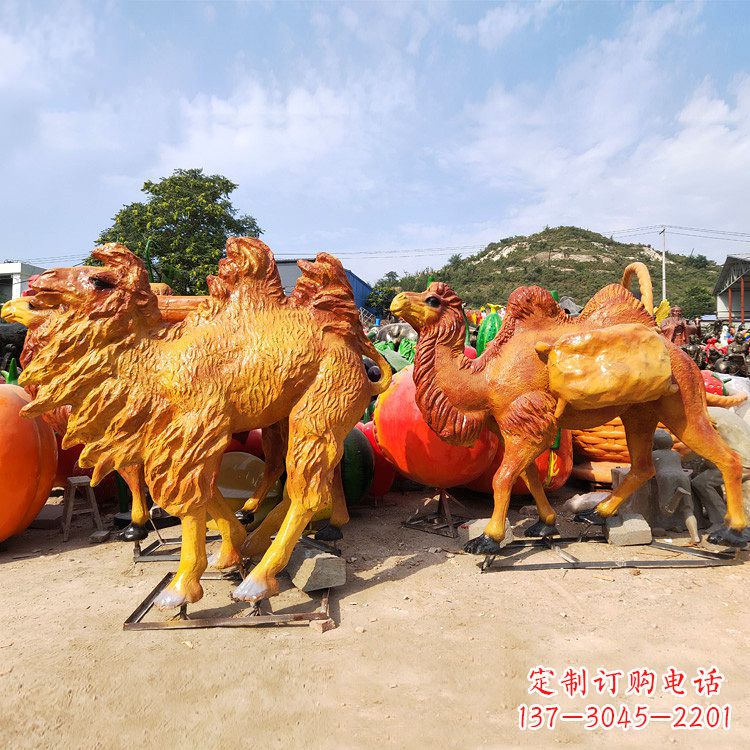 内江玻璃钢彩绘仿真骆驼雕塑艺术之美的完美呈现