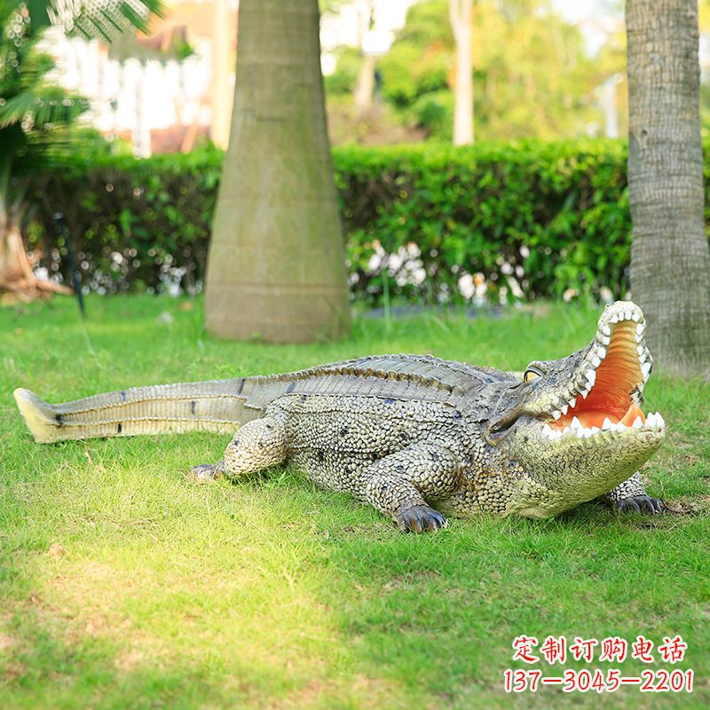 内江玻璃钢仿真动物雕塑点亮园林景观