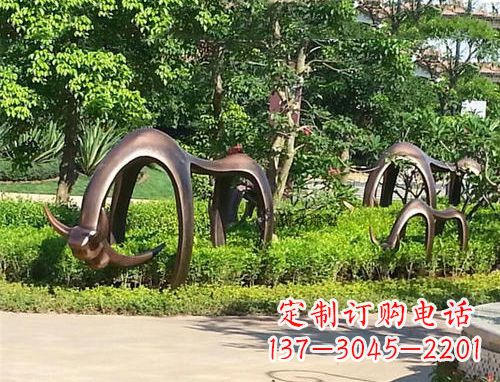 内江玻璃钢动物雕塑公园草坪的美丽装饰
