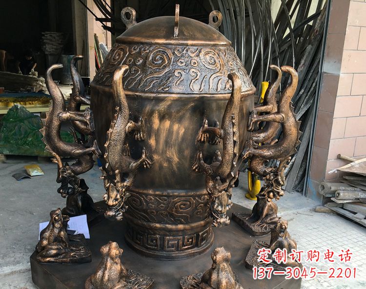 内江玻璃钢仿铜地动仪雕塑中国古代文化精髓