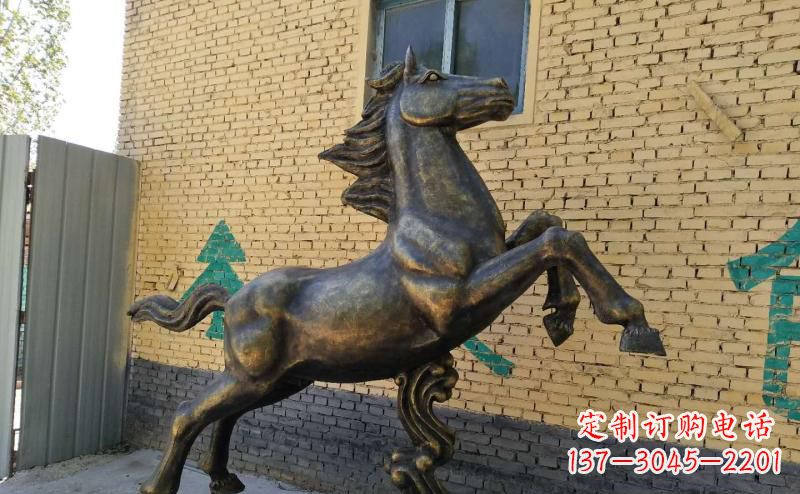 内江马雕塑玻璃钢仿铜创作的艺术