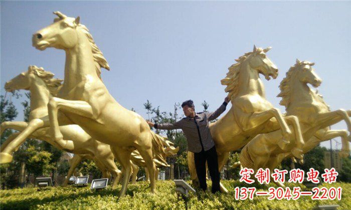 内江高雅而古典的玻璃钢马雕塑