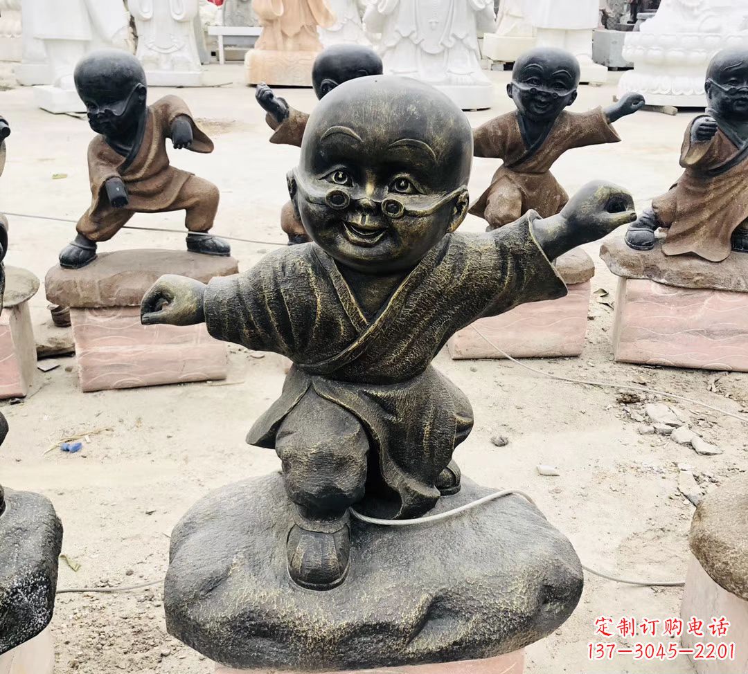 内江玻璃钢仿铜小和尚雕塑传承佛教文化