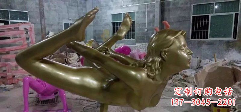 内江玻璃钢仿铜雕刻的女人雕塑