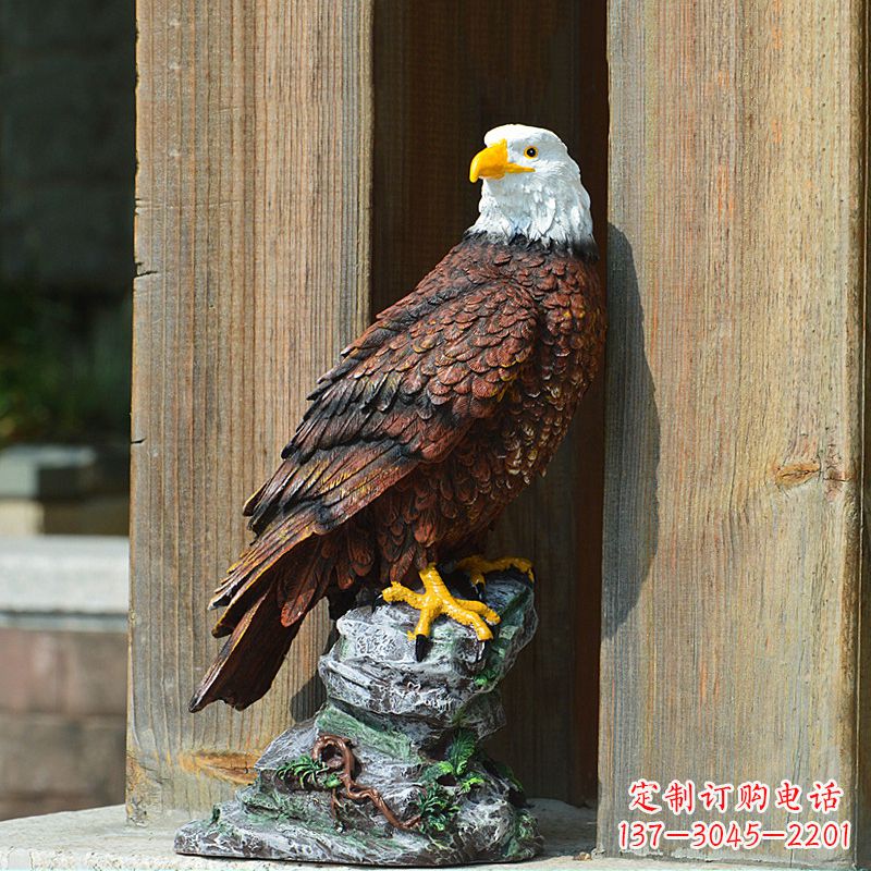 内江玻璃钢老鹰雕塑——传递自然之美