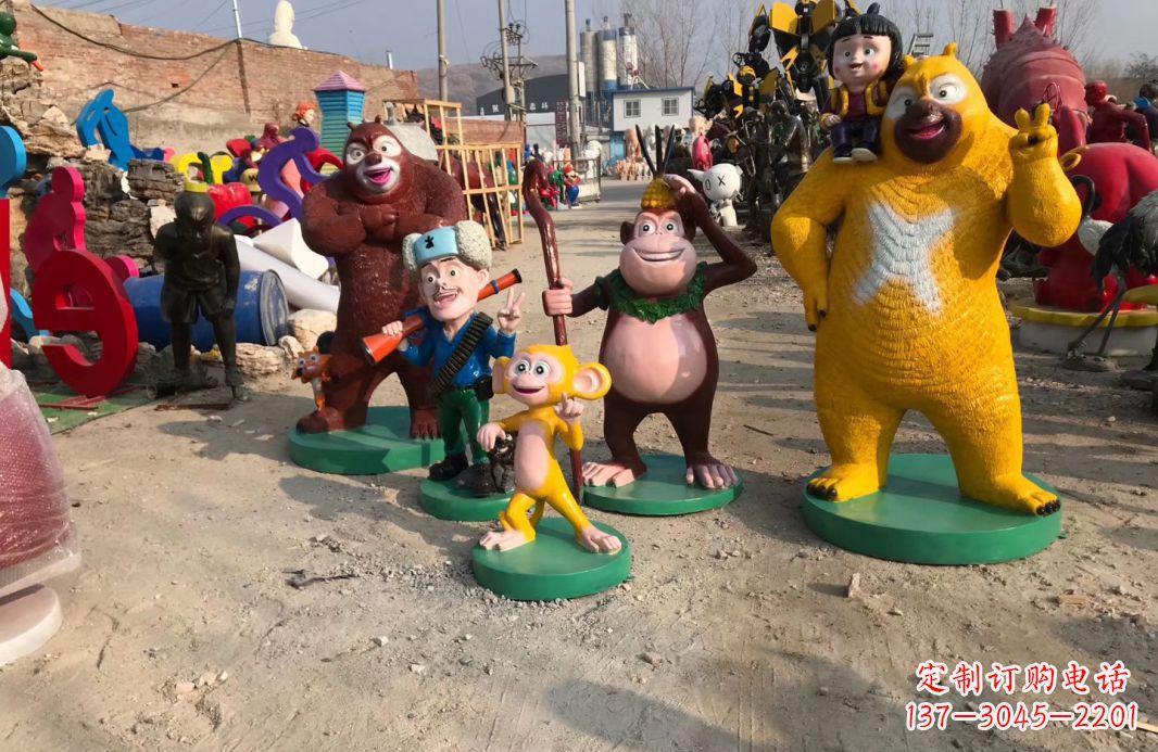 内江玻璃钢仿真熊二雕塑一种可爱的艺术品