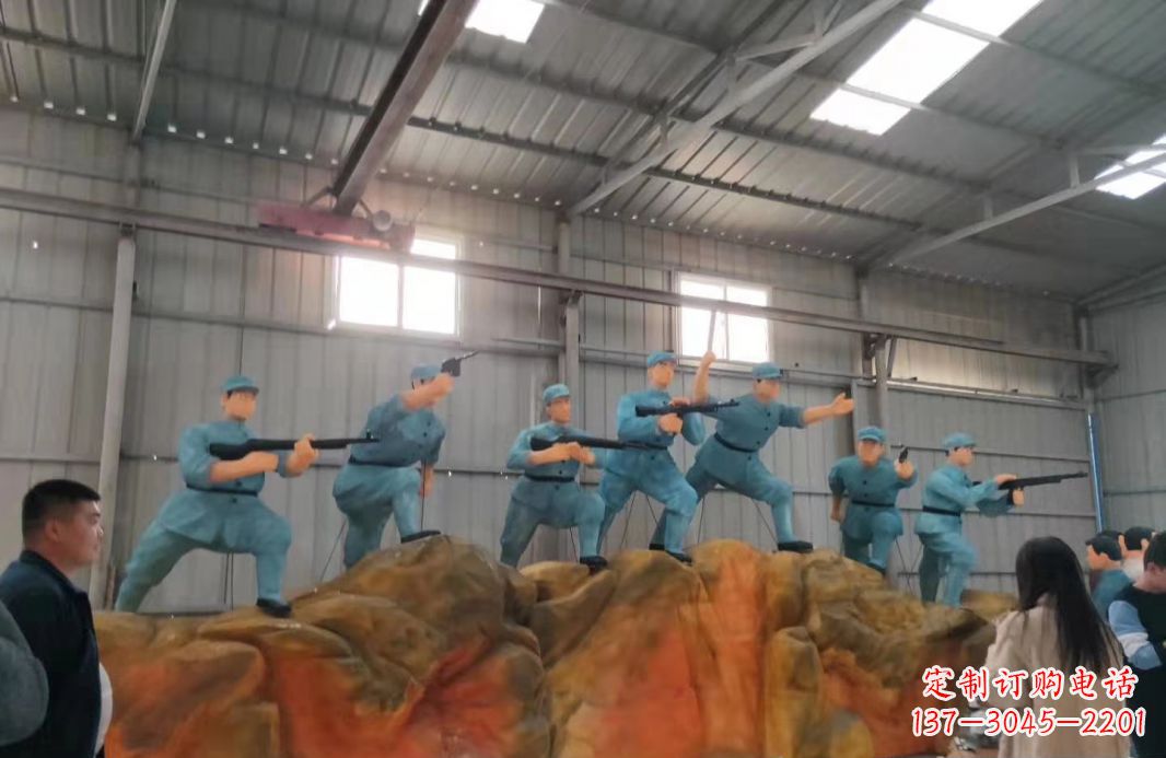 内江英雄雕塑玻璃钢仿真抗战人物景观雕塑