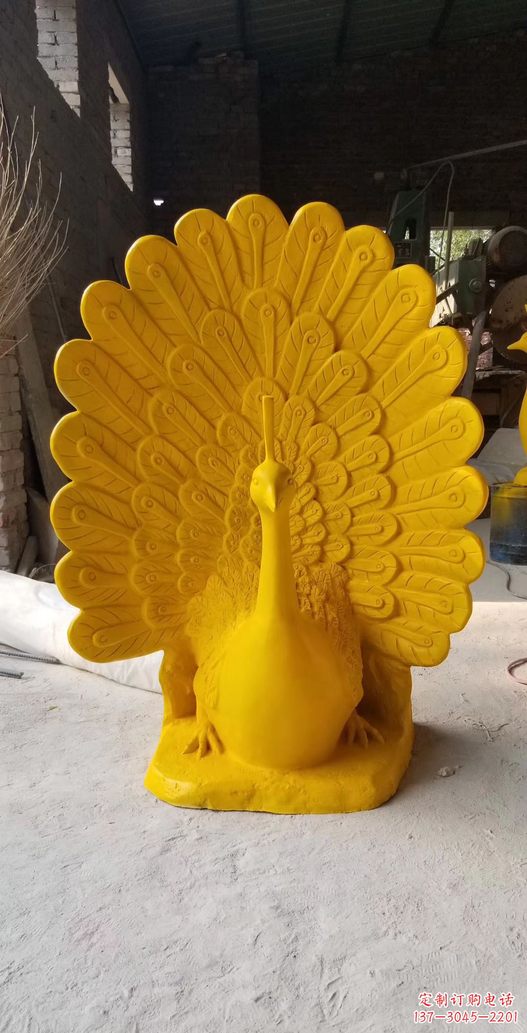内江玻璃钢制作的孔雀雕塑