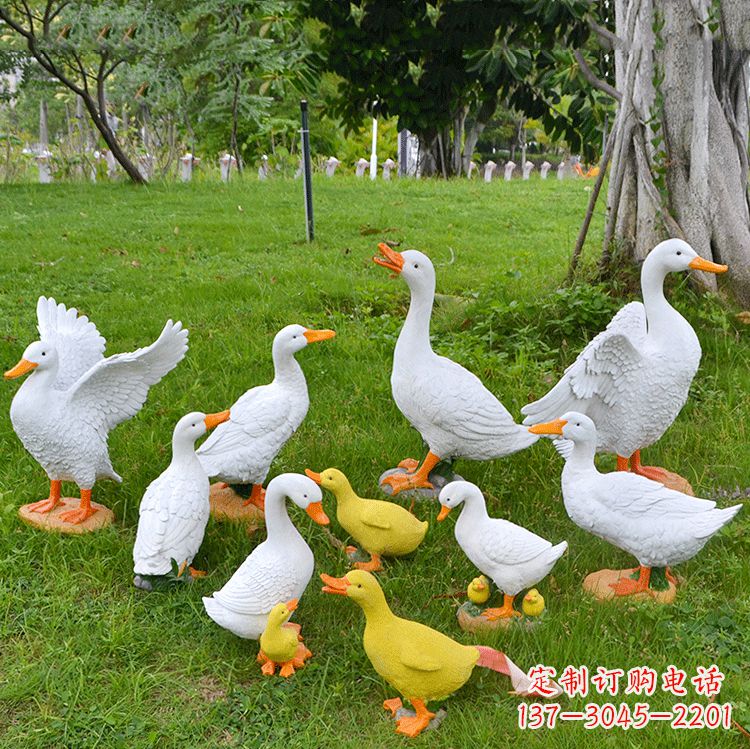 内江玻璃钢仿真动物雕塑——漫步田园风情