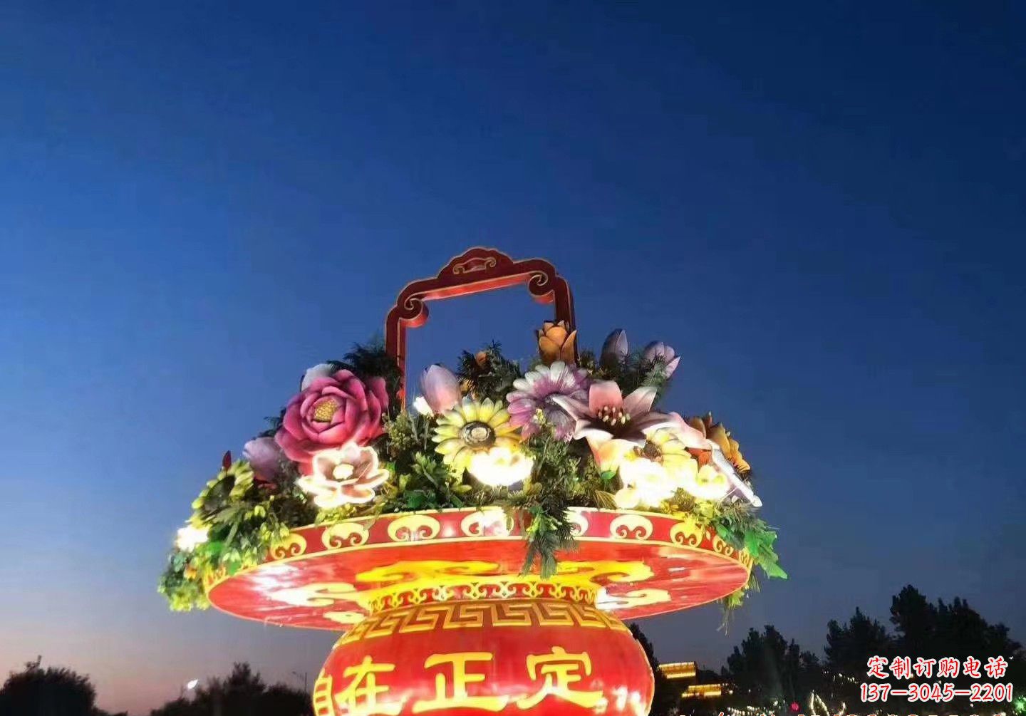 内江玻璃钢花篮景观雕塑让美景永恒