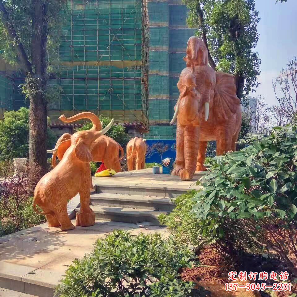 内江玻璃钢卡通大象雕塑——给小区园林带来活力