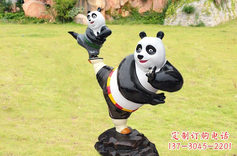 内江玻璃钢卡通熊猫雕塑的艺术之美