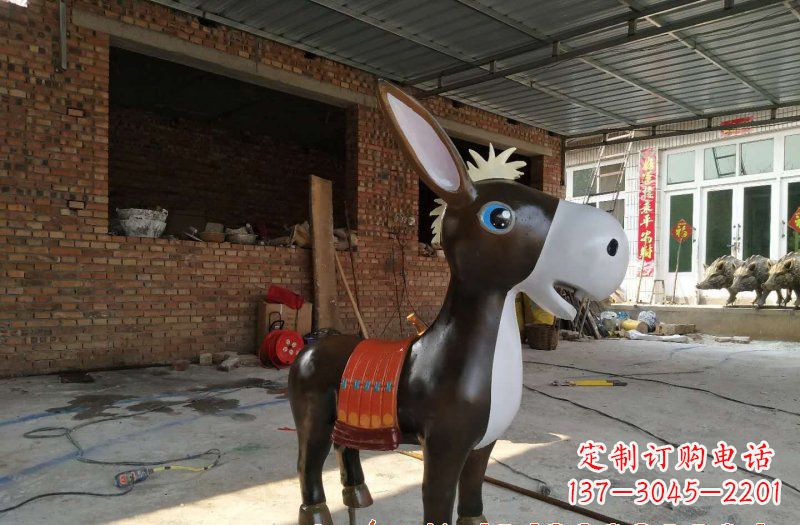 内江玻璃钢毛驴雕塑一种抒情的艺术形式