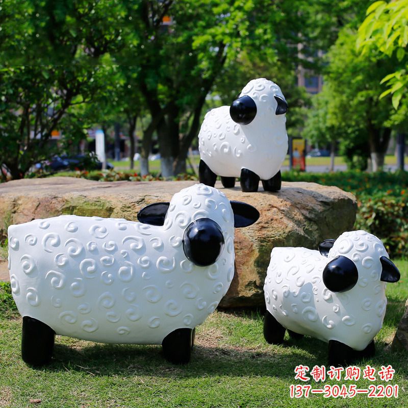 内江玻璃钢卡通动物雕塑,增添公园草坪韵味