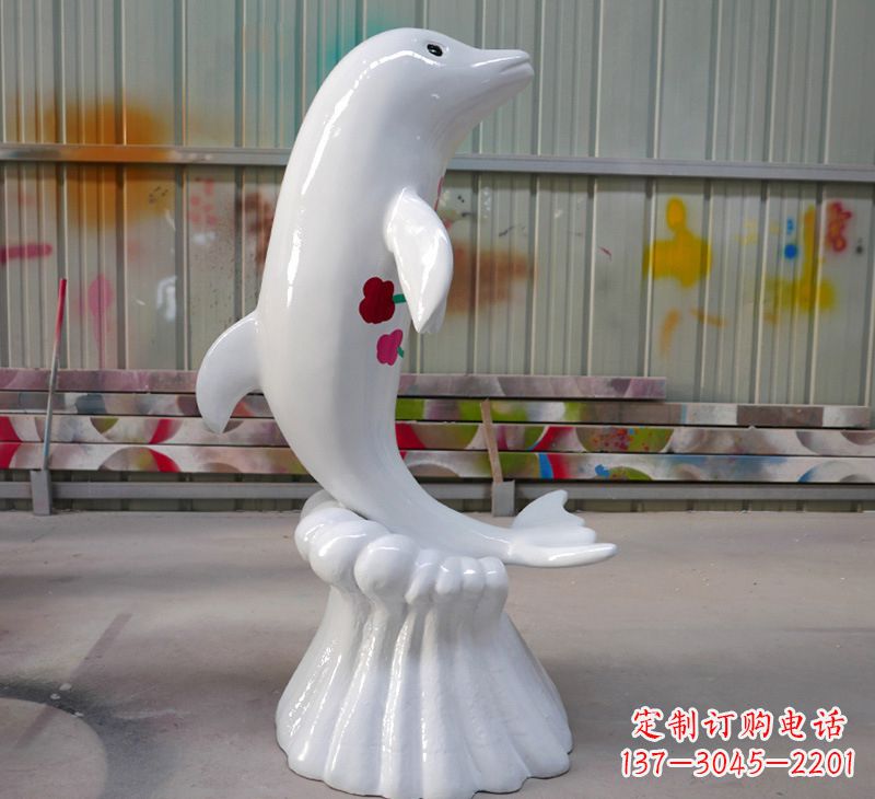 内江海豚的魅力玻璃钢海豚雕塑