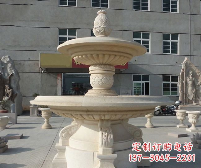 内江菠萝雕塑点缀小区景观的精美艺术品