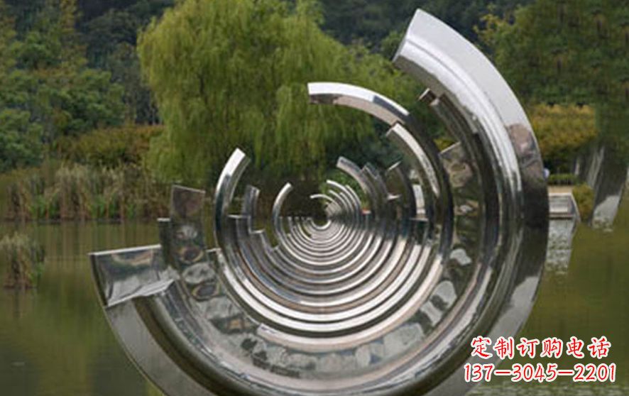 内江不锈钢半圆字母景观雕塑——美化环境的艺术