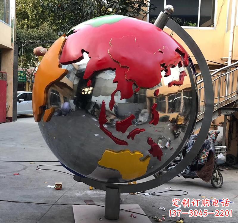 内江不锈钢彩绘地球仪雕塑