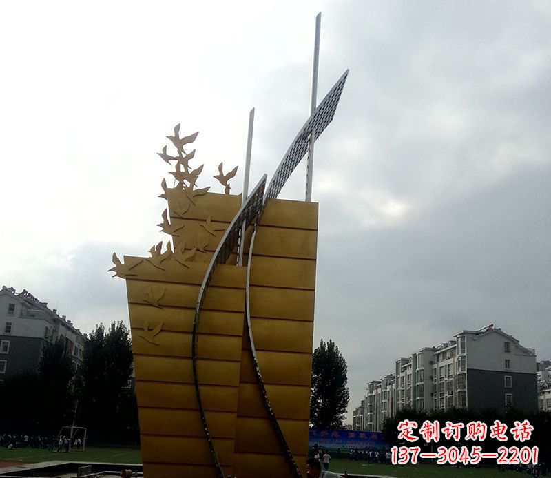 内江不锈钢帆船雕塑象征城市的起航