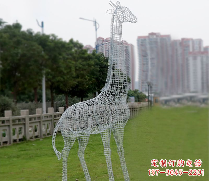 内江不锈钢城市的长颈鹿雕塑