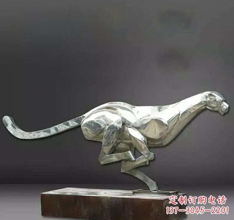 内江不锈钢豹子雕塑一种精美的雕塑艺术