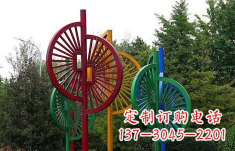 内江不锈钢风车雕塑——动态美的艺术结晶