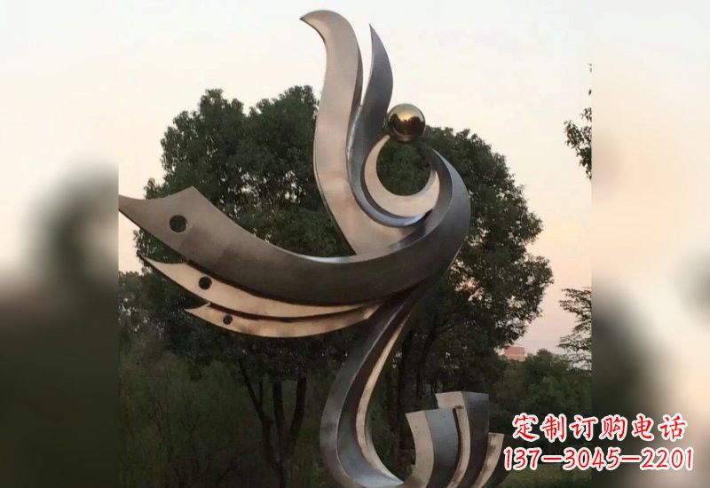 内江不锈钢凤凰雕塑象征着活力与美丽