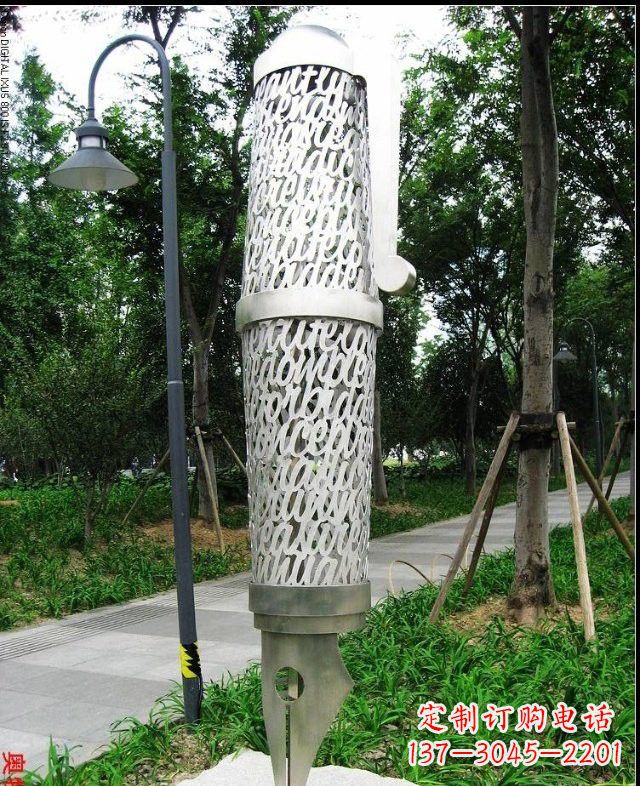 内江不锈钢钢笔雕塑艺术与科技的完美结合