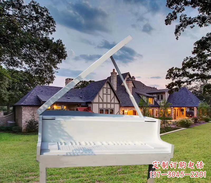 内江钢琴雕塑——点缀广场景观