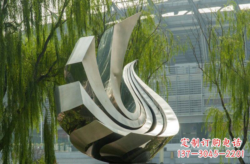 内江不锈钢和平鸽雕塑象征和平与信仰