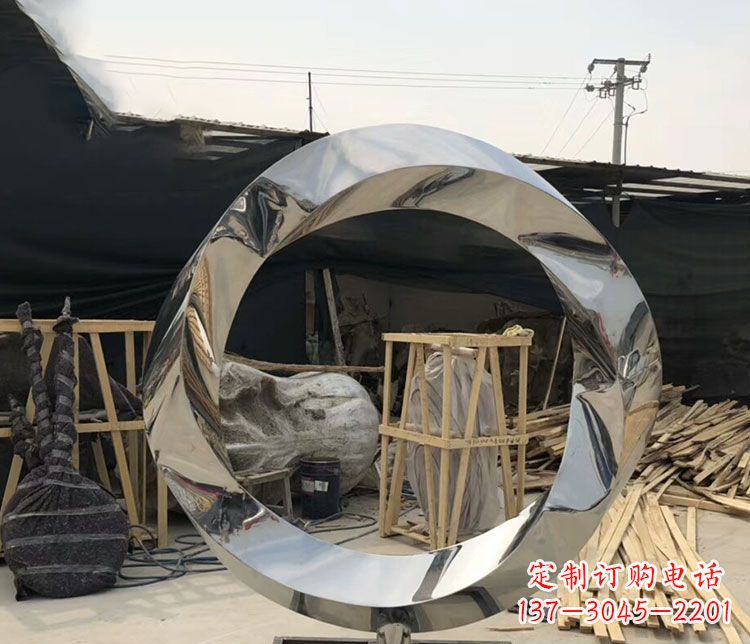 内江不锈钢抽象镜面圆环雕塑