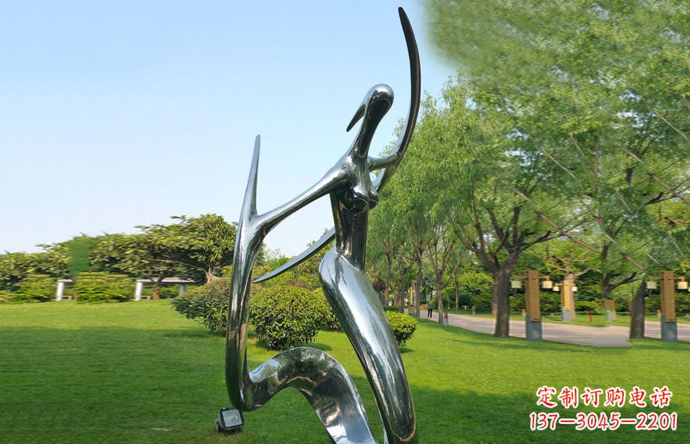 内江不锈钢美女雕塑给公园注入活力