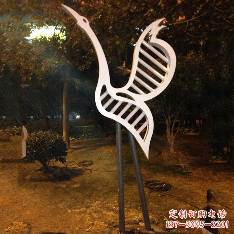 内江仙鹤雕塑精美的不锈钢制作