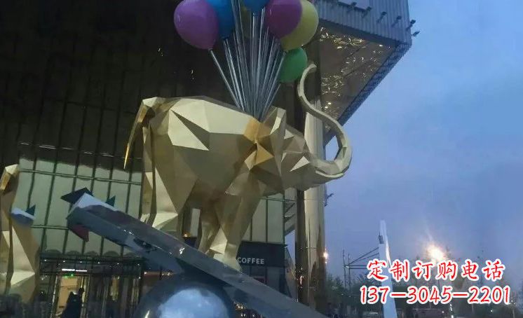 内江不锈钢大象踩高跷城市景观雕塑