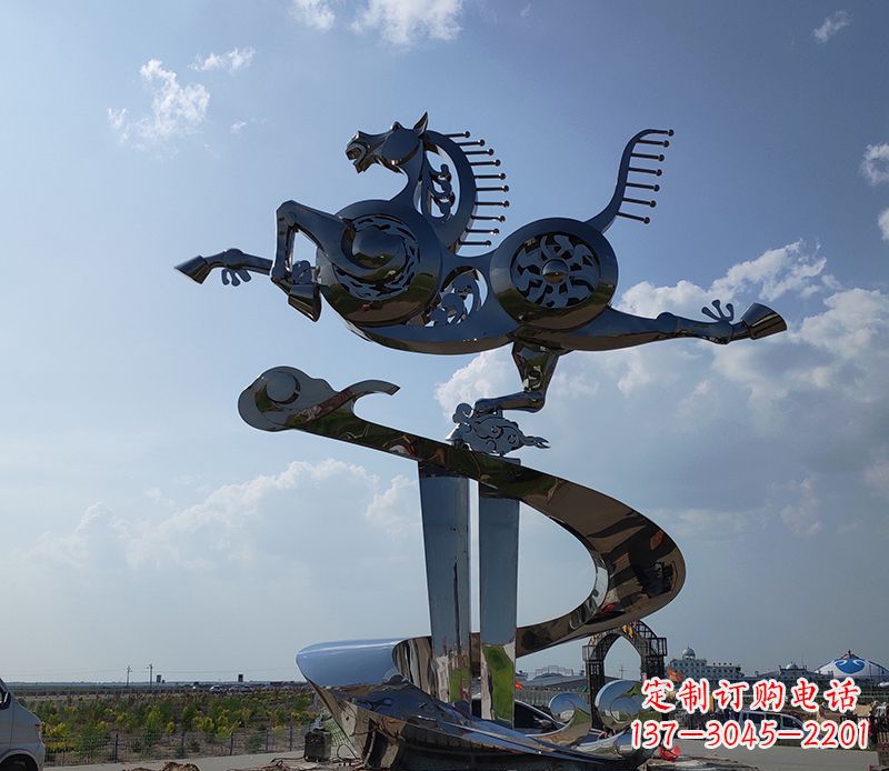 内江不锈钢大型马踏飞燕景观雕塑集艺术与自然于一体