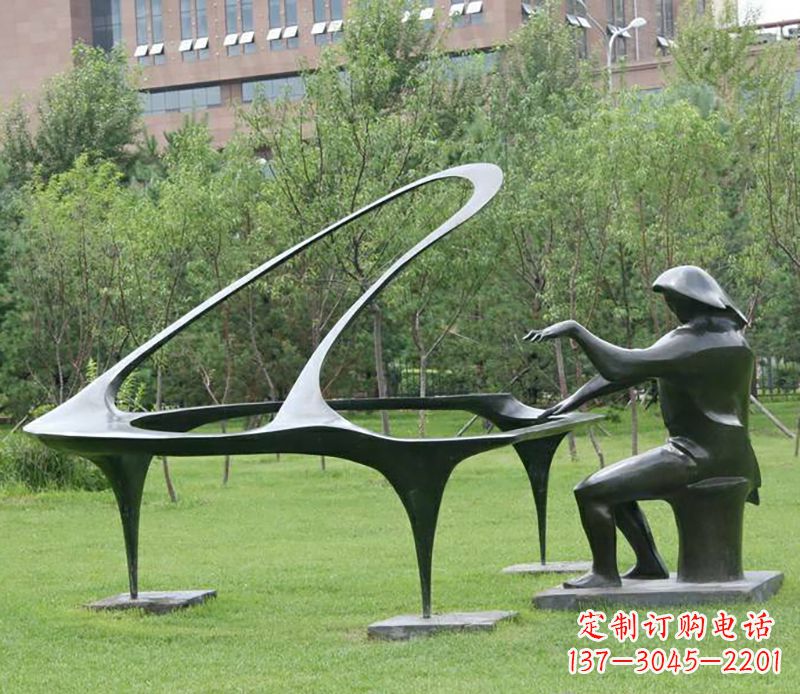 内江不锈钢钢琴雕塑——激发人们心中的音乐