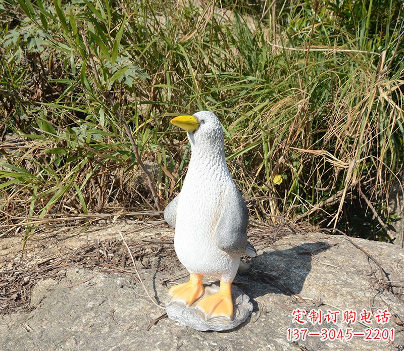 内江和平鸽雕塑传递和平的美丽象征