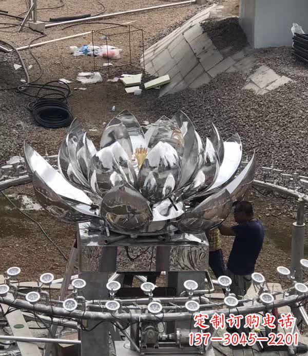 内江不锈钢荷花景观雕塑