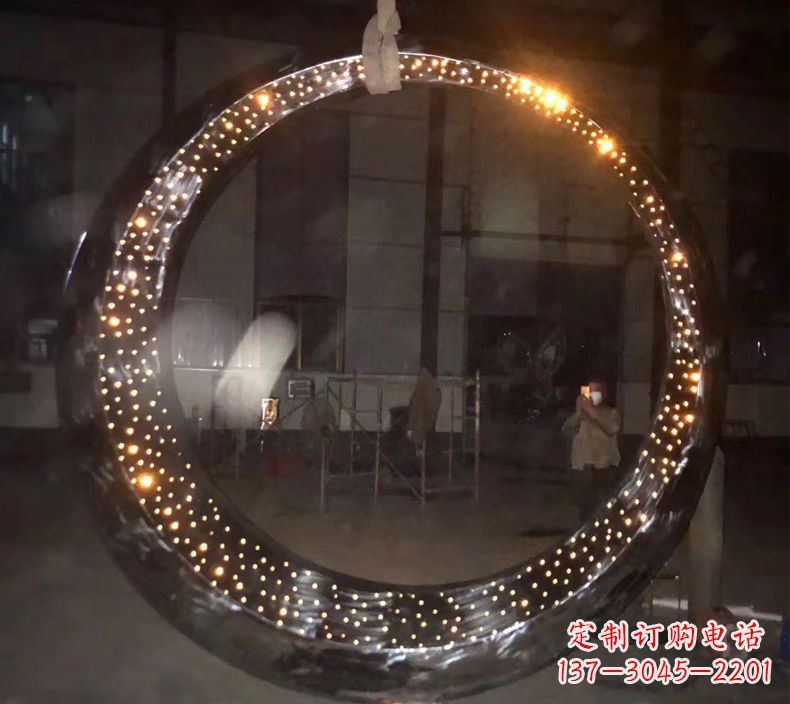 内江璀璨夜空,不锈钢发光月亮雕塑