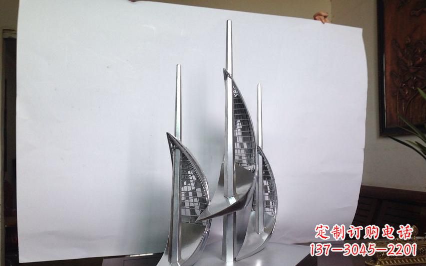内江不锈钢帆船雕塑传承精神的象征