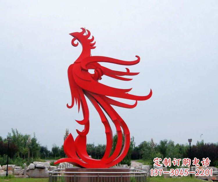 内江精美凤凰雕塑点亮凤凰公园