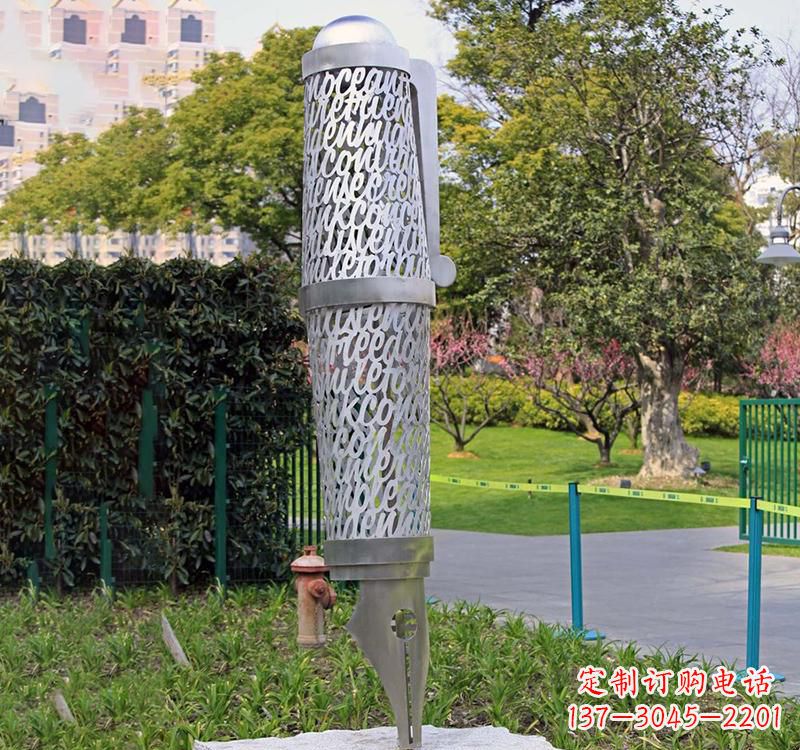 内江精致不锈钢钢笔雕塑