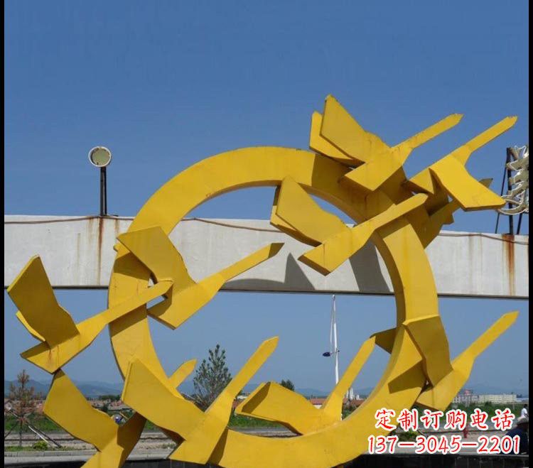 内江不锈钢大雁雕塑点缀公园美景