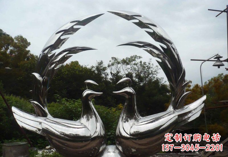 内江不锈钢孔雀雕塑精致美丽的艺术品
