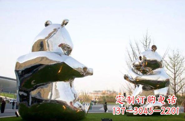 内江不锈钢熊猫雕塑传递友谊与和平