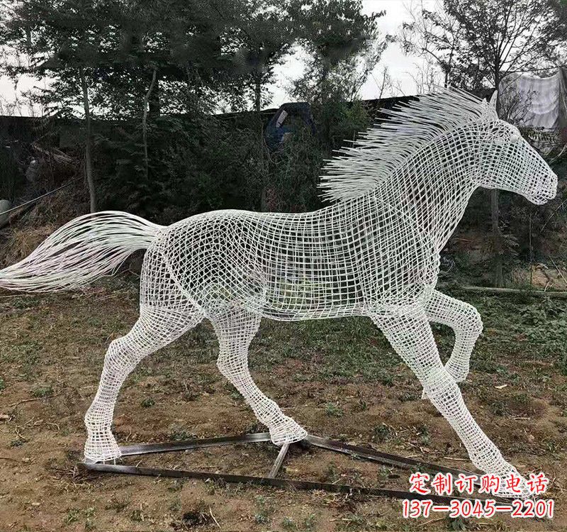 内江不锈钢公园镂空奔马雕塑——给城市带来动感